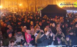 Świąteczne spotkanie przy ratuszu