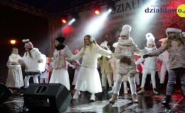 Świąteczne spotkanie przy ratuszu