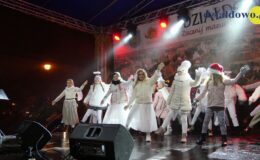 Świąteczne spotkanie przy ratuszu