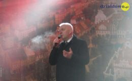 Świąteczne spotkanie przy ratuszu