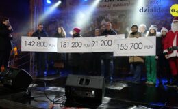Świąteczne spotkanie przy ratuszu