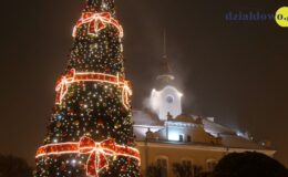 Świąteczne spotkanie przy ratuszu