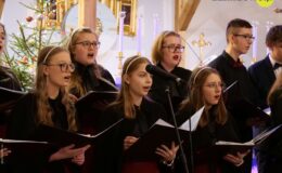 Koncert kolę „Daj nam Boże Dziecię, pokój na tym świcie”