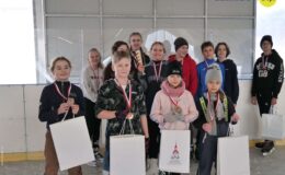 „Czwórka” zwyciężyła w II Wieloboju łyżwiarskim
