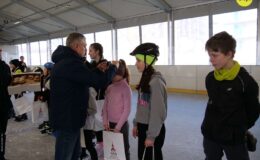 „Czwórka” zwyciężyła w II Wieloboju łyżwiarskim