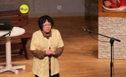 Pełna widownia obejrzała spektakl kabaretowy „Baby górą”