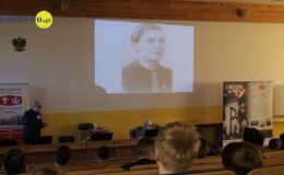 Redaktor Piotr Szubarczyk przypomina historię symbolu Polski Walczącej
