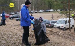 Akcja PGKiM. Sprzątanie lasu, zbiórka opon i zakrętek