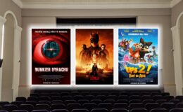 kino baner z plakatami filmowymi „Bunkier strachu”, „Batman” i „Ups2! Bunt na Arce”