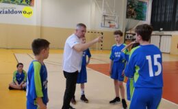 Trójka Mistrzem Działdowa w mini koszykówce chłopców