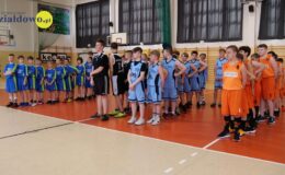 Trójka Mistrzem Działdowa w mini koszykówce chłopców