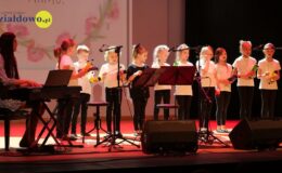 „Gramy dla Kochanej Mamy” – koncert uczniów szkoły muzycznej