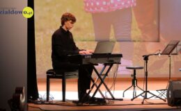 „Gramy dla Kochanej Mamy” – koncert uczniów szkoły muzycznej