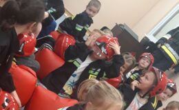Przedszkolaki z Przedszkola nr 3 w Straży Pożarnej