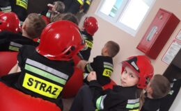 Przedszkolaki z Przedszkola nr 3 w Straży Pożarnej