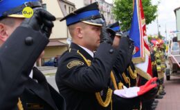 Uroczysty apel z okazji Dnia Strażaka – odznaczenia, przekazanie samochodów bojowych i łodzi