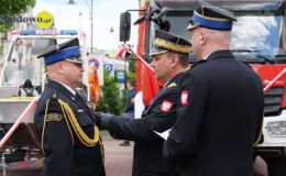 Uroczysty apel z okazji Dnia Strażaka – odznaczenia, przekazanie samochodów bojowych i łodzi