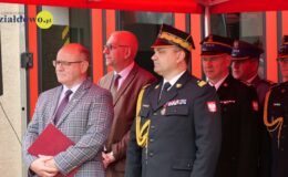 Uroczysty apel z okazji Dnia Strażaka – odznaczenia, przekazanie samochodów bojowych i łodzi