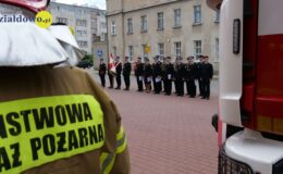 Uroczysty apel z okazji Dnia Strażaka – odznaczenia, przekazanie samochodów bojowych i łodzi