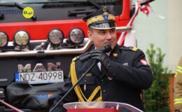 Uroczysty apel z okazji Dnia Strażaka – odznaczenia, przekazanie samochodów bojowych i łodzi
