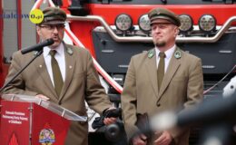Uroczysty apel z okazji Dnia Strażaka – odznaczenia, przekazanie samochodów bojowych i łodzi