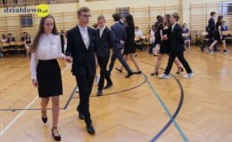 Zakończenie roku szkolnego ósmoklasistów z SP 4