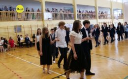 Zakończenie roku szkolnego ósmoklasistów z SP 4
