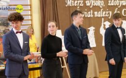 Zakończenie roku szkolnego ósmoklasistów z SP 4
