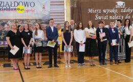 Zakończenie roku szkolnego ósmoklasistów z SP 4