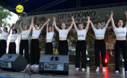 Piosenki, tańce i dobra zabawa na zakończenie roku kulturalnego