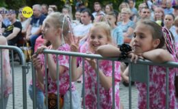 Piosenki, tańce i dobra zabawa na zakończenie roku kulturalnego