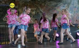 Piosenki, tańce i dobra zabawa na zakończenie roku kulturalnego