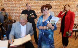 „Aktorka niepokorna” – Irena Telesz –Burczyk i „Poeta miejsc” – prof. Zbigniew Chojnowski