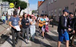 Zieloni z modlitwą i pieśnią na ustach wyruszyli w drogę na Jasną Górą