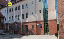 Remont Urzędu Miasta – nowe Biuro Obsługi Klienta, nowa elewacja i brązowe okna