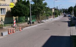 Ulica Mrongowiusza – kolejne metry chodnika