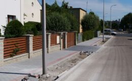 Ulica Mrongowiusza – kolejne metry chodnika