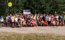 biegacze i piechurzy podczas jubileuszowej edycji parkrun Działdowo