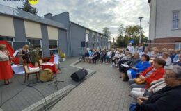 Narodowe czytanie i… śpiewanie w bibliotece