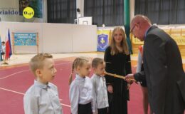 Pasowanie „na pierwszaka” i Dzień Edukacji Narodowej w ZPO nr 1