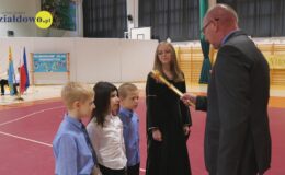 Pasowanie „na pierwszaka” i Dzień Edukacji Narodowej w ZPO nr 1