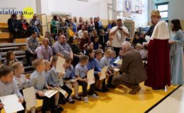 Pasowanie „na pierwszaka” i Dzień Edukacji Narodowej w ZPO nr 1