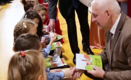 Pasowanie „na pierwszaka” i Dzień Edukacji Narodowej w ZPO nr 1