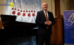 Na zdjęciu głównym dyrektor szkoły Piotr Nowakowski