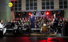 Koncert „Piosenka na zakręcie historii”