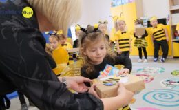 „Pszczółki” pasowane na przedszkolaka