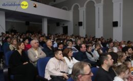 „Prezent pod choinkę – rozśpiewana opowieść świąteczna”
