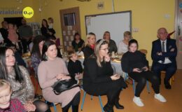 Przedstawienie zimowo-świąteczne w Przedszkolu UMisia w Działdowie