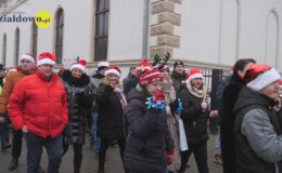 Sztafeta z Mikołajem przeszła ulicami miasta