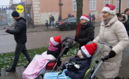 Sztafeta z Mikołajem przeszła ulicami miasta